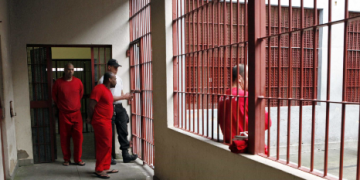 Grupo propõe fim das saidinhas das penitenciárias e maior pena para roubo de celular