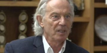 Tony Blair participa de conferência sobre economia na Amazônia