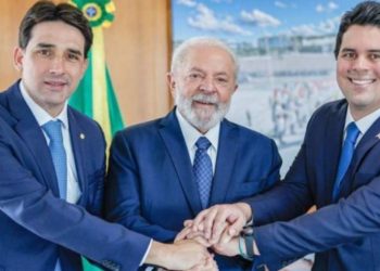 Lula dá posse a nFufuca, Silvio costa e Márcio França em cerimônia fechada no Planalto