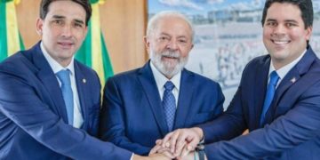 Lula dá posse a nFufuca, Silvio costa e Márcio França em cerimônia fechada no Planalto