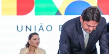 Barroso manda bloquear contas do ministro Juscelino Filho, das Comunicações