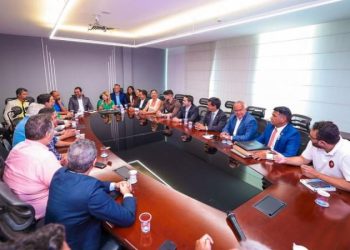 Deputados discutem com presidente da Emap problemas nos ferryboats