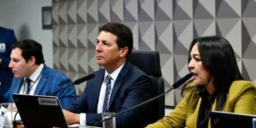 Eliziane Gama pede o indiciamento de Jair Bolsonaro e mais 60 pelos atos de 8 de janeiro