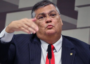 Deputado diz que Flávio Dino c**** para comissão de Segurança da Câmara