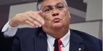 Deputado diz que Flávio Dino c**** para comissão de Segurança da Câmara