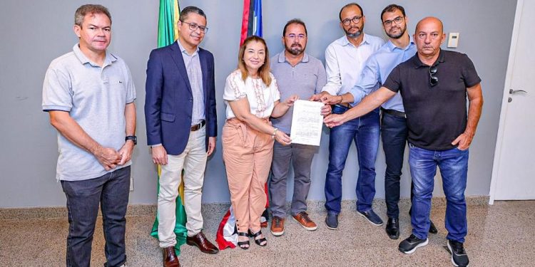 Iracema Vale reúne-se com representantes do ciclismo, triathlon e corredores de rua de São Luís