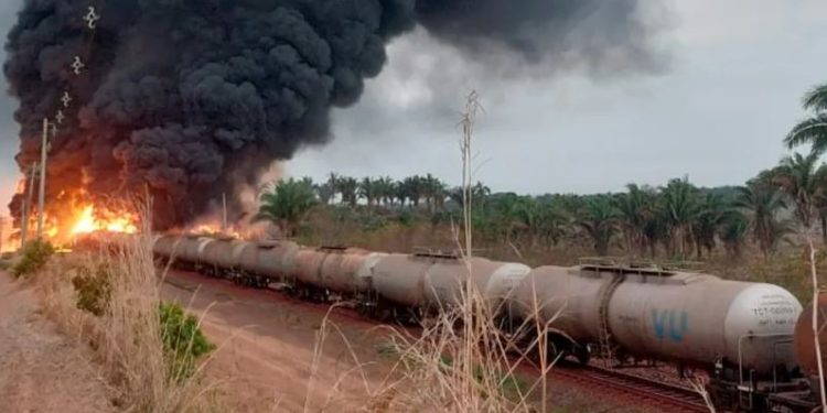 Trem de passageiro da Estrada de Ferro Carajás volta a circular somente no domingo