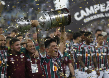 Análise: sob as mãos de Diniz e os pés de Cano e John Kennedy, Fluminense espanta o fantasma e conquista a América