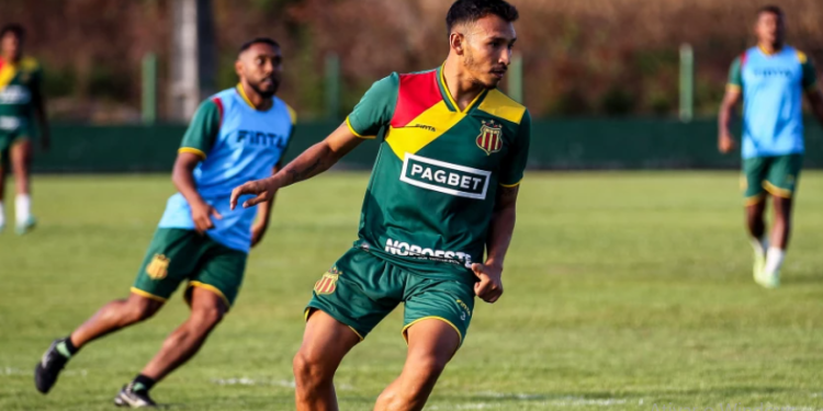 Sampaio perde para o Tombense e fica na porta do rebaixamento da Série B