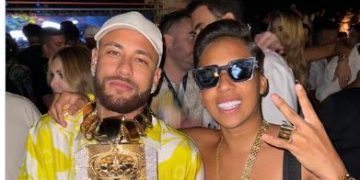 Influencer investigado pela Polícia Federal dá ao jogador Neymar cordão de R$ 2 milhões