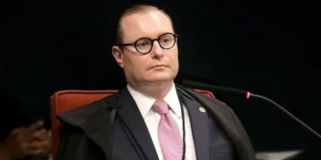 Zanin derruba decisão que censurou reportagens sobre ministro Juscelino