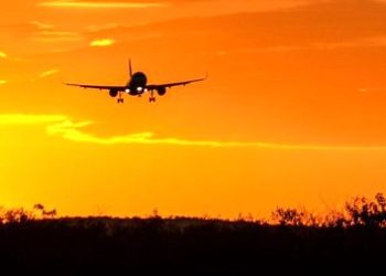 Companhias aéreas vão aumentar número de voos na alta temporada de verão no Brasil