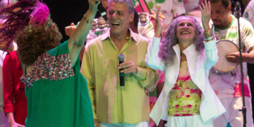 Alcione fará dueto com Chico Buarque no show de verão da Mangueira