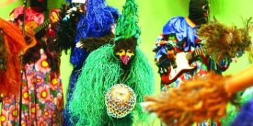 Corte Momesca será escolhida nesta sexta em festa na Casa Barrica