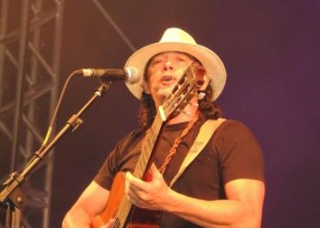 Celso Reis lança nesta sexta nas plataformas digitais o EP “De todos os  carnavais”