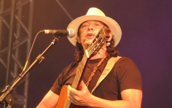 Celso Reis lança nesta sexta nas plataformas digitais o EP “De todos os  carnavais”