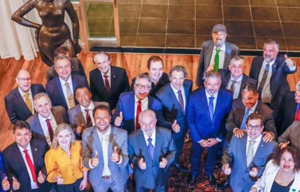 Deputado Márcio Jerry participa de “happy hour” com o presidente Lula no Palácio da Alvorado