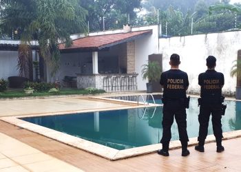 PF faz operação de combate a bando que oferecia cursos e emitia diplomas falsos