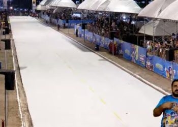 Sinal verde na Passarela Chico Coimbra com desfile de blocos e as escolas de samba de São Luís