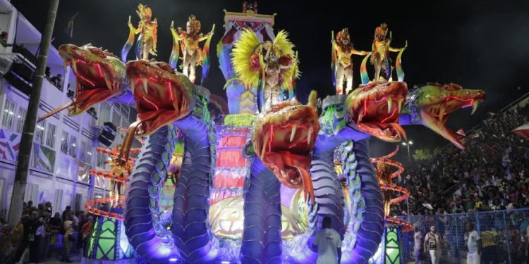 VIradouro é campeã do carnaval do Rio que teve Mangueira em sétimo lugar