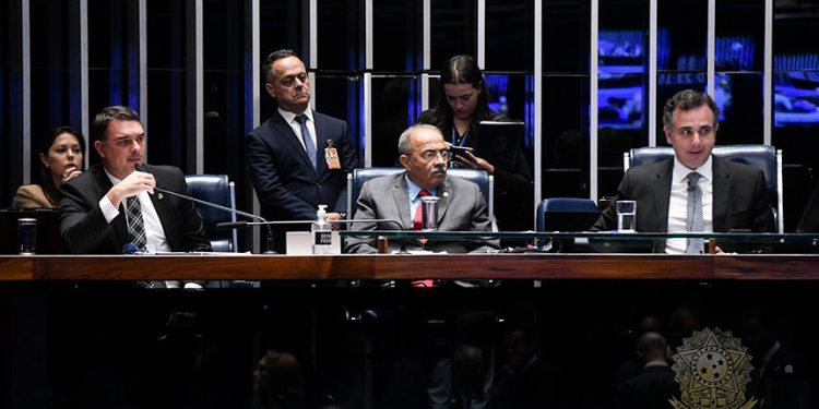 Senado  aprova restrição a ‘saidões’ de presos; texto volta para a Câmara dos Deputados