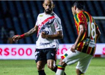 Sampaio Corrêa vence Ferroviário nos pênaltis em partida no estádio Castelão