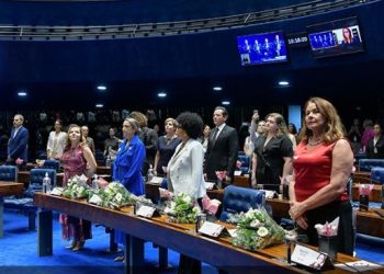 Mary Ferreira e mais quatro recebem prêmio Bertha Lutz no Senado Federal