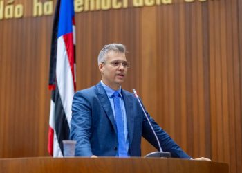 Neto Evangelista defende unidade da base de apoio ao governo na tribuna da Assembleia