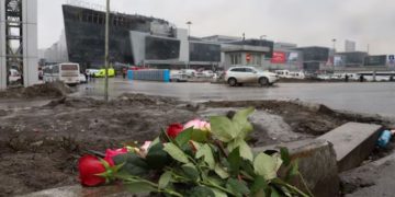 Putin diz aos russos que a Ucrânia está ligada ao ataque que matou 133 pessoas, afirmações negadas por autoridades de Kiev