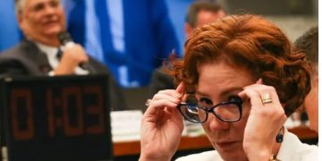 Deputado Duarte Júnior é derrotado pela colega Carla Zambelli em ação no STF por injúria