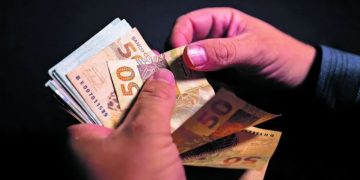 Aposentados do INSS começam a receber 13º a partir desta quinta-feira