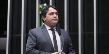 Júnior Lourenço se descola da bancada do PL e pode ser expulso do partido de Bolsonaro