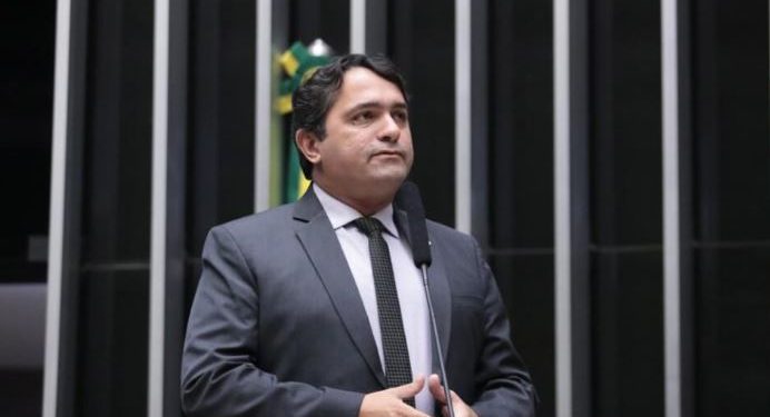 Júnior Lourenço se descola da bancada do PL e pode ser expulso do partido de Bolsonaro