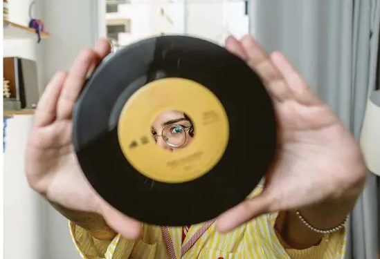 Estadão – Jovens também vivem sua nostalgia, em forma de ‘bolacha’