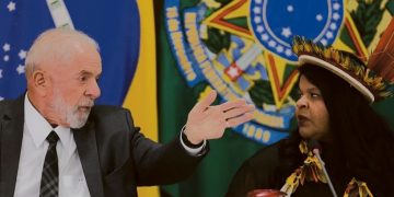 Lula pede à ministra Sonia Guajajara atenção prioritária aos indígenas do Brasil
