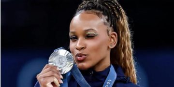 Vôlei, surfe, Rebeca e atletismo: agenda do Brasil em Paris nesta segunda