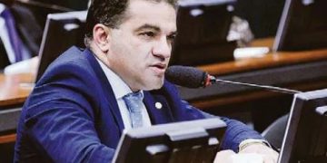 Esquema para desvio de recursos de emendas que tem Maranhãozinho e Pastor Gil como alvos,tinha até agiota, diz PF