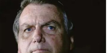 PF indicia Jair Bolsonaro e mais 36 por tentativa de golpe de estado