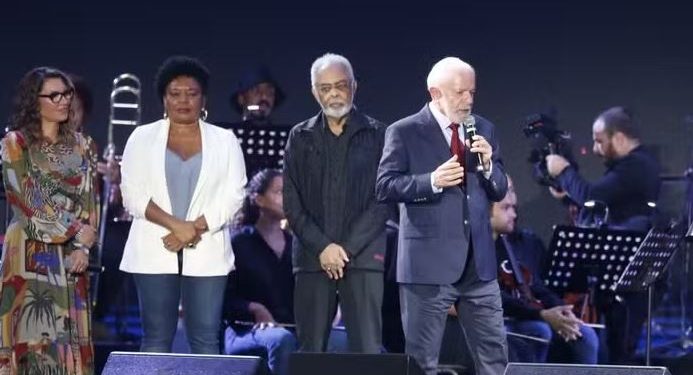 Lula diz que é contra ofensas e xingamento e diz indignação deve ser contra fome