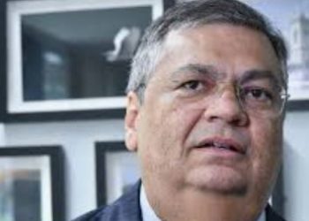 Dino nega pedido para desbloquear R$ 2,5 bi e eleva tensão com Senado