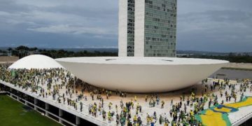 “8 de Janeiro: Dois Anos Depois” é o tema do Caminhos da Reportagem, da TV Brasil