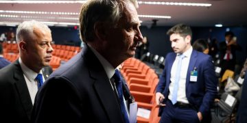 Supremo decide tornar Bolsomaro réu em por tentativa de golpe