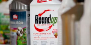 Bayer é condenada por corte dos EUA a pagar multa de US$ 2,1 bilhões por produto ue causou câncer
