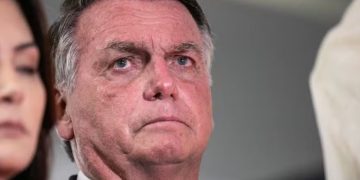 STF inicia julgamento que deve tornar Bolsonaro réu por golpismo e limitar seu futuro político