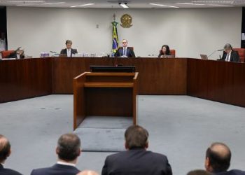 STF começa a julgar denúncia contra Bolsonaro e ex-ministros acusados de tentativa de golpe de Estado