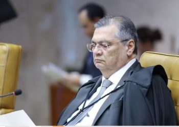 Flávio Dino dá 48 horas para líder do PL na Câmara explicar declarações sobre emendas