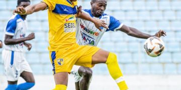Partida entre Iape e Viana no estádio Nhozinho Santos, em São Luís
