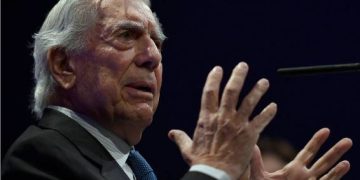 Morre o peruano Mario Vargas Llosa, ganhador do Prêmio Nobel de Literatura, aos 89 anos