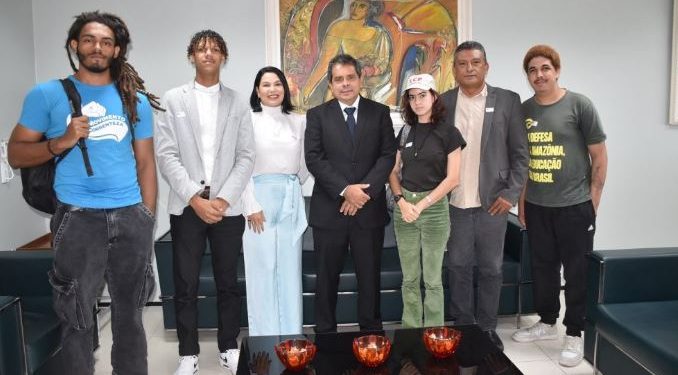 Procurador-geral de Justiça manigesta apoio à implementação do passe livre estudantil em São Luís