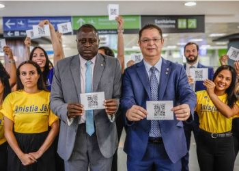 Partidos com ministérios de Lula dão mais de metade das assinaturas para acelerar anistia pelo 8/1